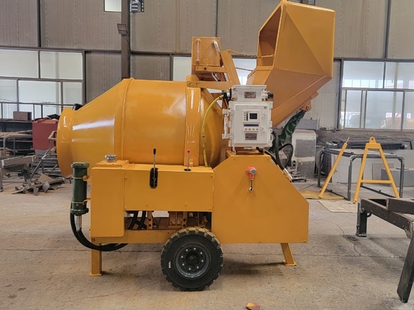 礦用濕噴臺(tái)車(chē)，礦用混凝土泵，礦用攪拌機(jī)發(fā)貨